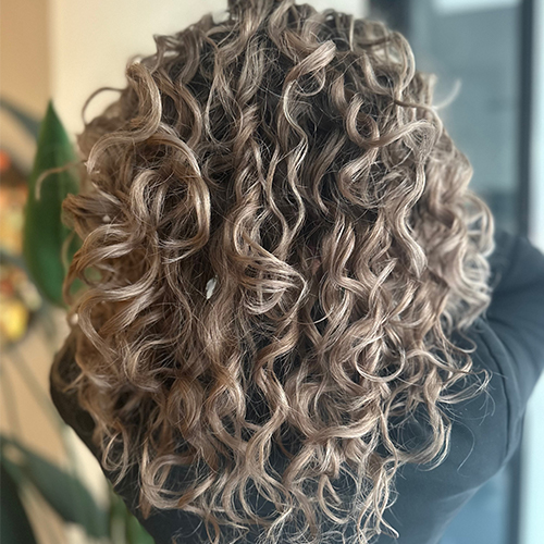 krullen-behandeling-haar-hip-hair-by-sem-kapsalon-in-geldermalsen